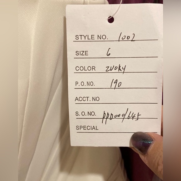 Private label ivory chiffon drop-waist wedding gown - Picture 2 of 10